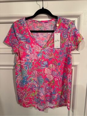 NWT Lilly Pulitzer Pink Floral Etta V-Neck Tee